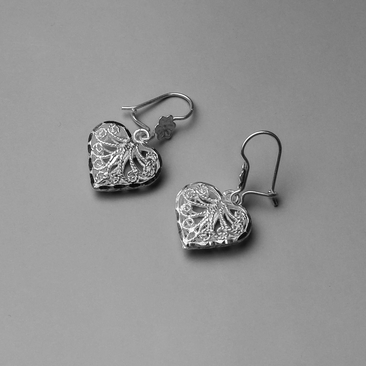 Aretes Corazón de Filigrana en Plata Ley .925 - Image 2