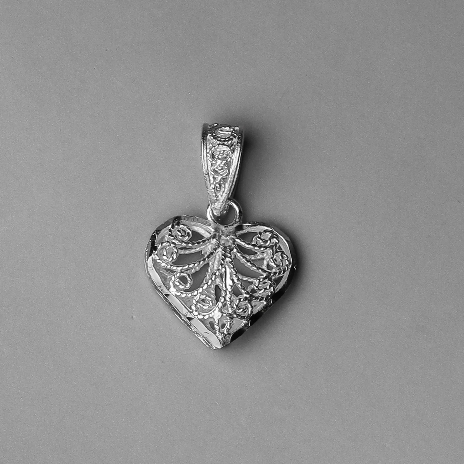 Dije Corazón de Filigrana en Plata Ley .925