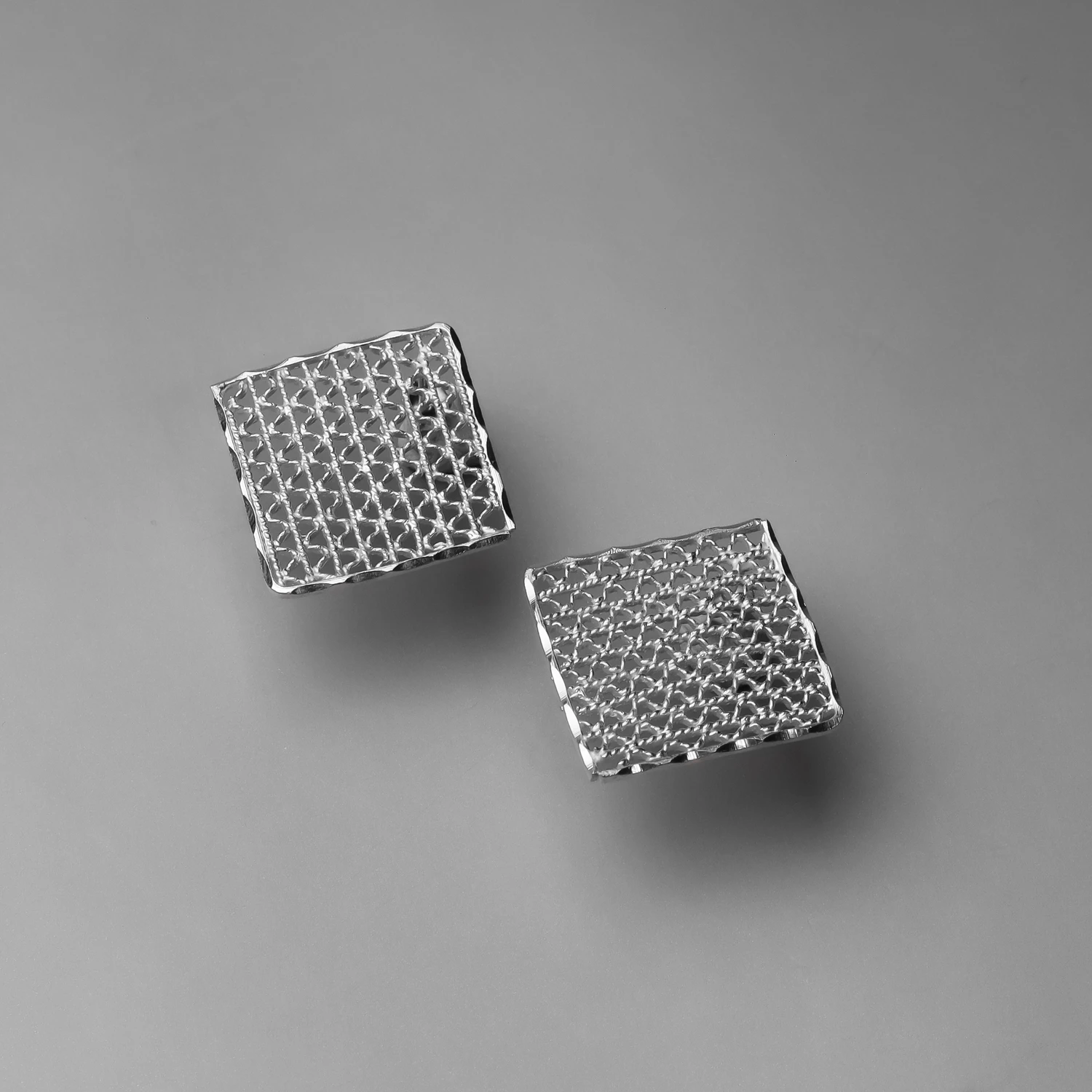 Broquel Retícula Áurea en filigrana mexicana de plata 925 hecho a mano