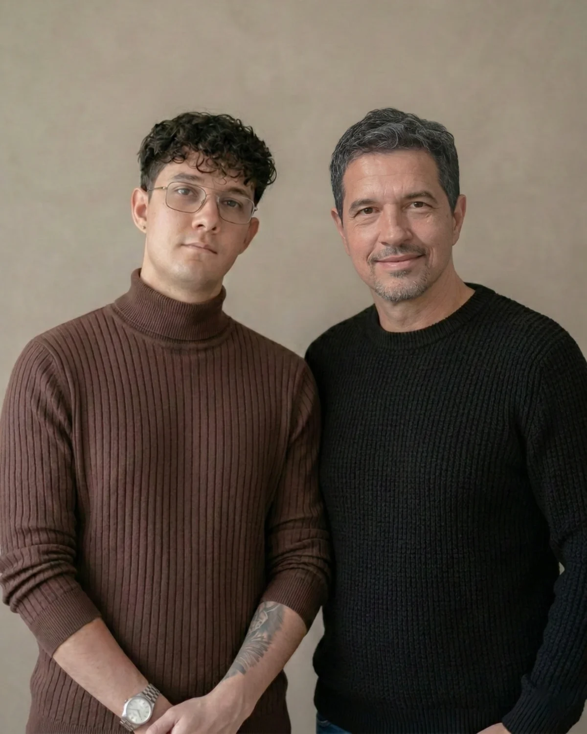 Fundadores de Veluvia joyería artesanal, maestros artesanos de filigrana en plata mexicana, tradición familiar y diseño contemporáneo